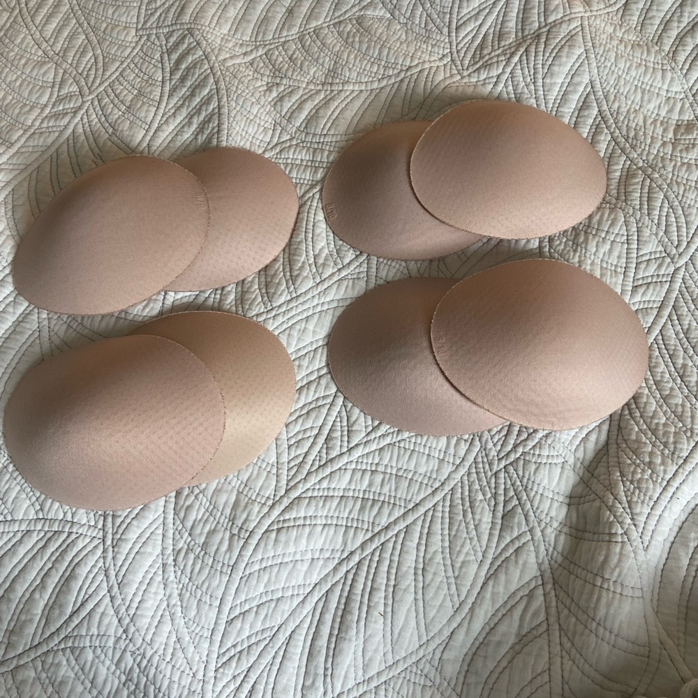 Lululemon padding size 8 (whole lot 4 pairs exact ones pictured)